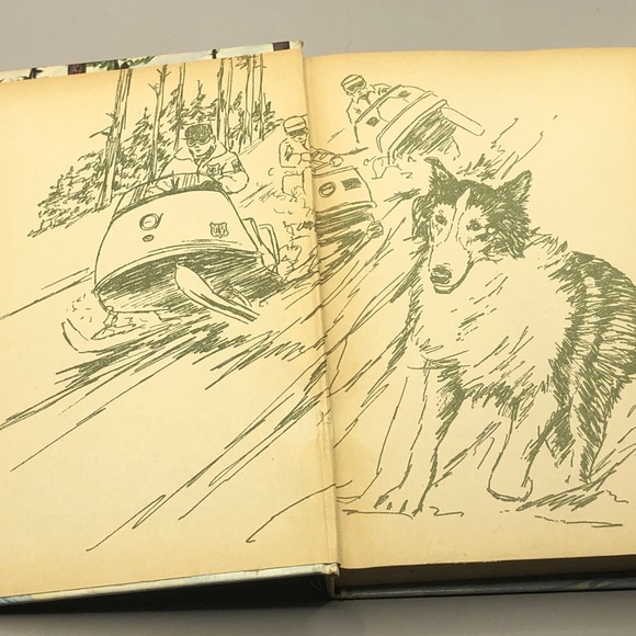 1969 “Lassie Lost in the Snow” , by Steve Frazee.  Hardcover Book - Picture 6 of 9